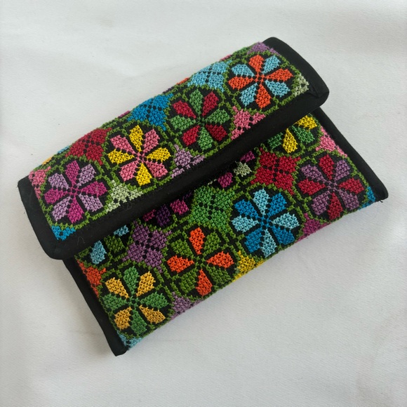Floral wallet - Picture 1 of 5